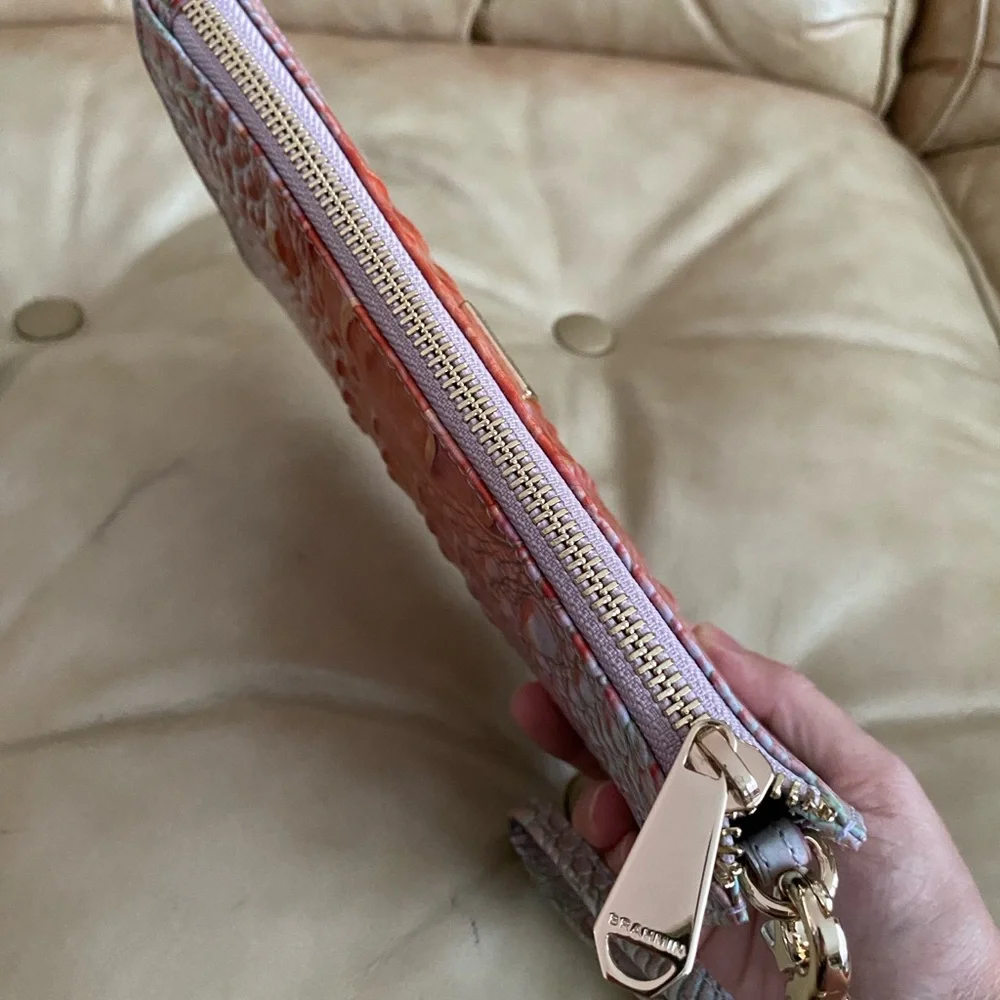 NWOT Brahmin Daisy Wristlet Flirty Ombre Melbourne Wallet Clutch